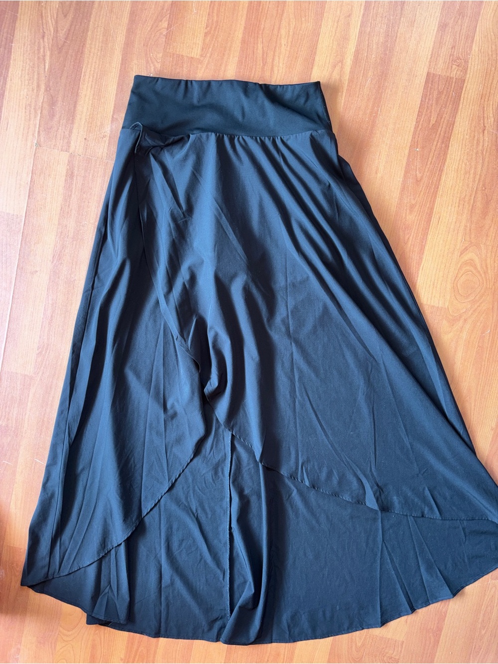 HALARA Black Flowing Maxi Skirt with Wide Waistband